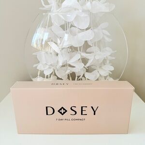 Dosey 7-Day Pill Compact in Latte (New in Box)